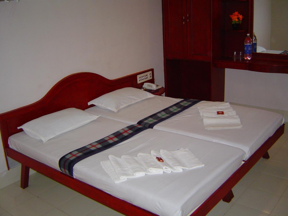 Hotel Yercaud International Exterior photo